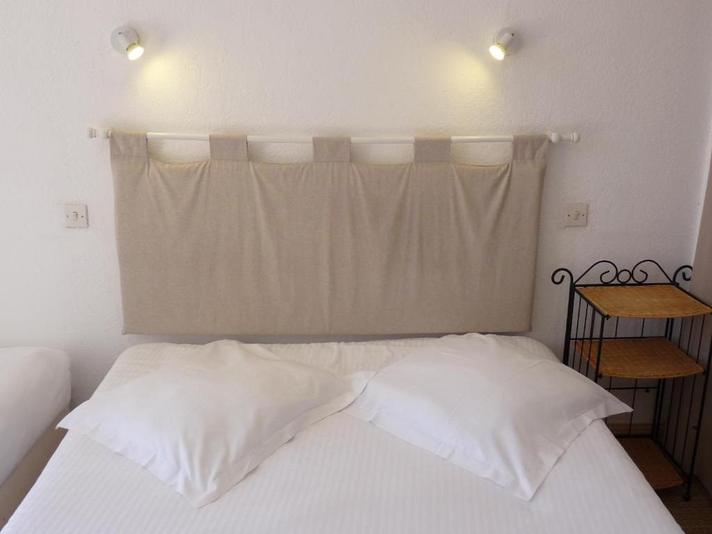 Hotel L'Oustaou Le Lavandou Room photo